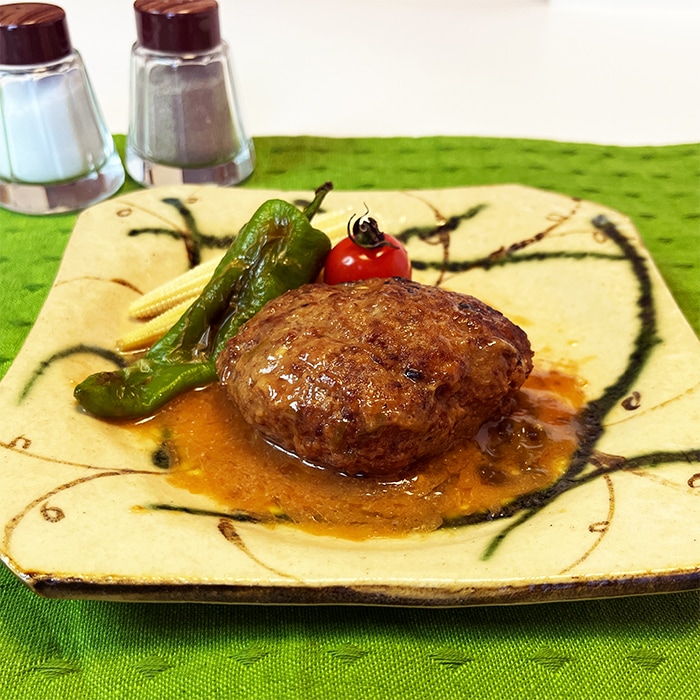 京丹波高原豚と国産牛の極上ハンバーグ万願寺とうがらし味噌ソース 150g 【レトルト】  - 画像 (2)