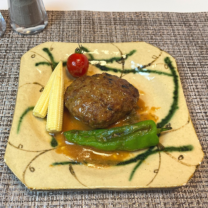 京丹波高原豚と国産牛の極上ハンバーグ万願寺とうがらし味噌ソース 150g 【レトルト】  - 画像 (3)